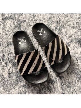 🍒MOVING SALE🍒 Off-White Black Spray Stripes Slides